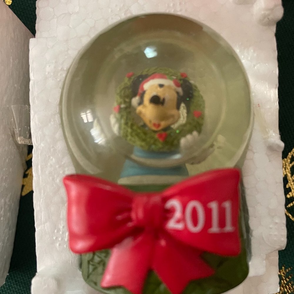 Disney Collectible Mickey Mouse Snowglobe 2011